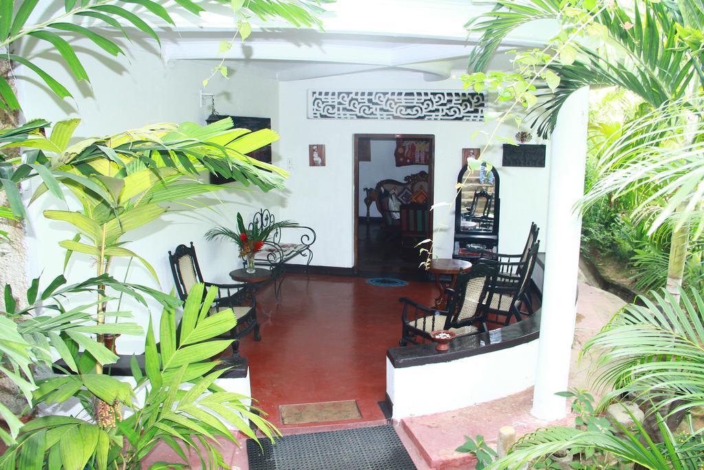 Traditional Kandyan House Exterior foto